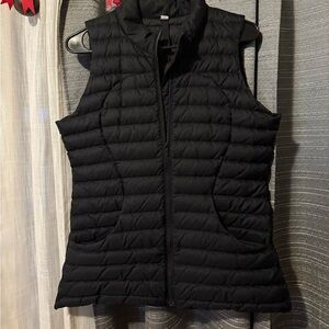 Lululemon Black Pack It Down Vest size 8